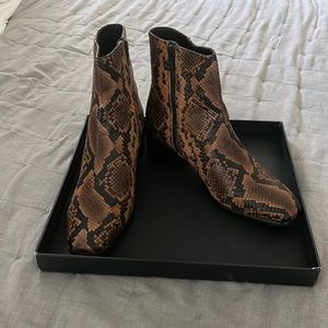 Beautiful snake leather Never Worn booties
